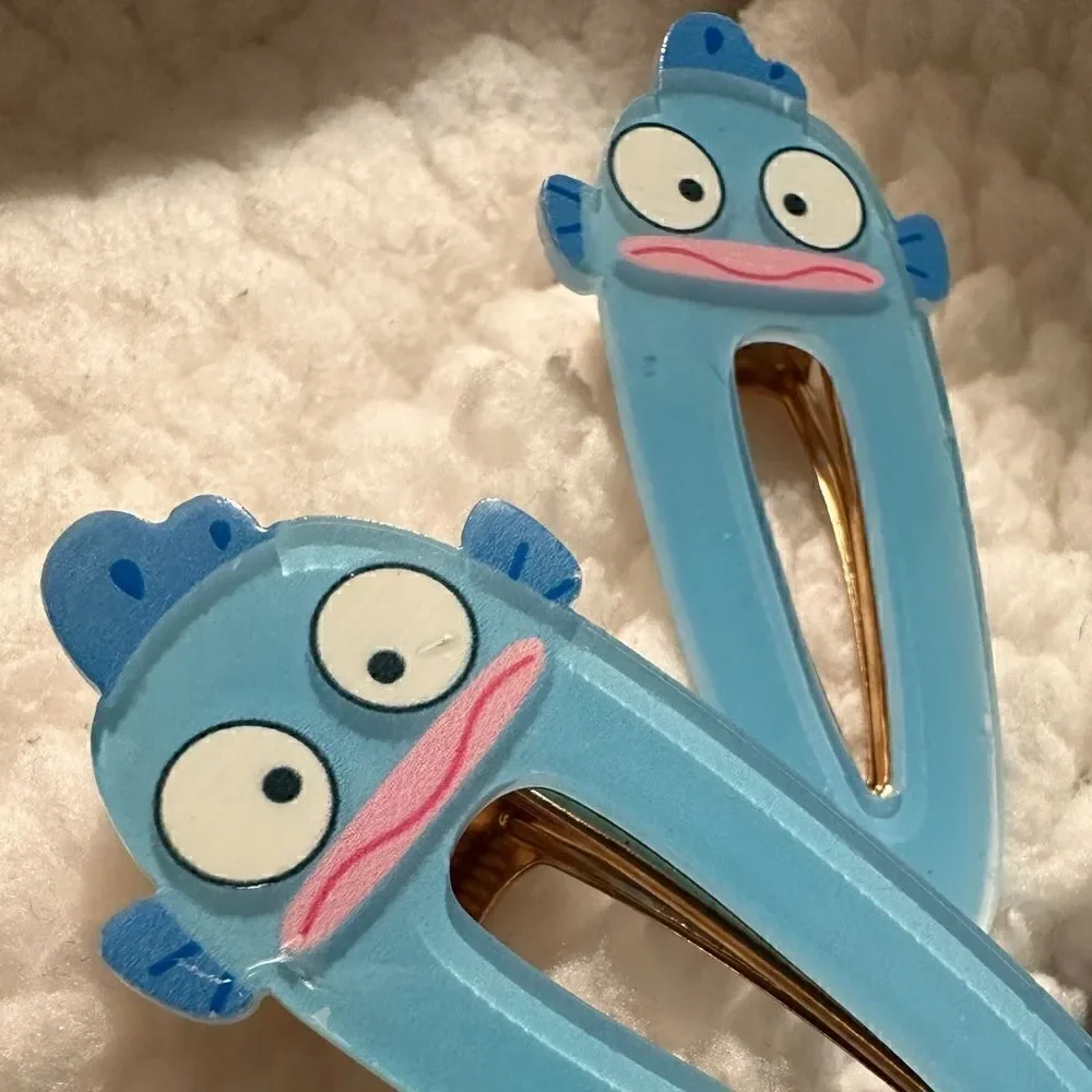 Sanrio Acrylic 2 pcs Hair Clips Hangyodon          Size 3.5 x 0.8 × 7cm